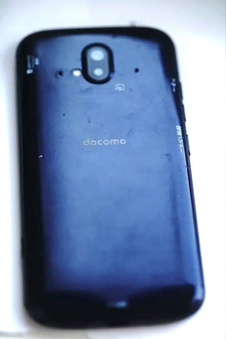 【良品】F-52B らくらくスマートフォン SIMフリー Android