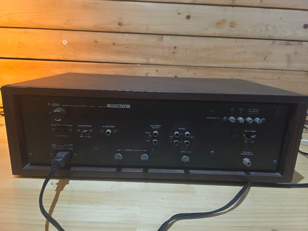 LUXMAN T-300　ラジオチューナー
