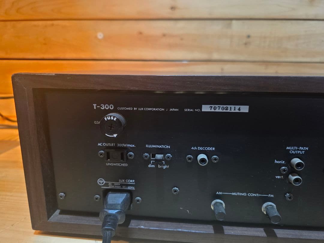LUXMAN T-300　ラジオチューナー