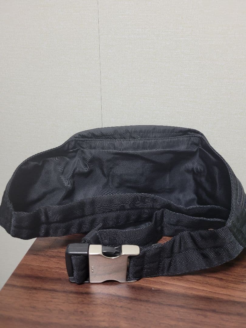 【美品】PRADA プラダ　ナイロンボディバッグ・ウエストポーチ