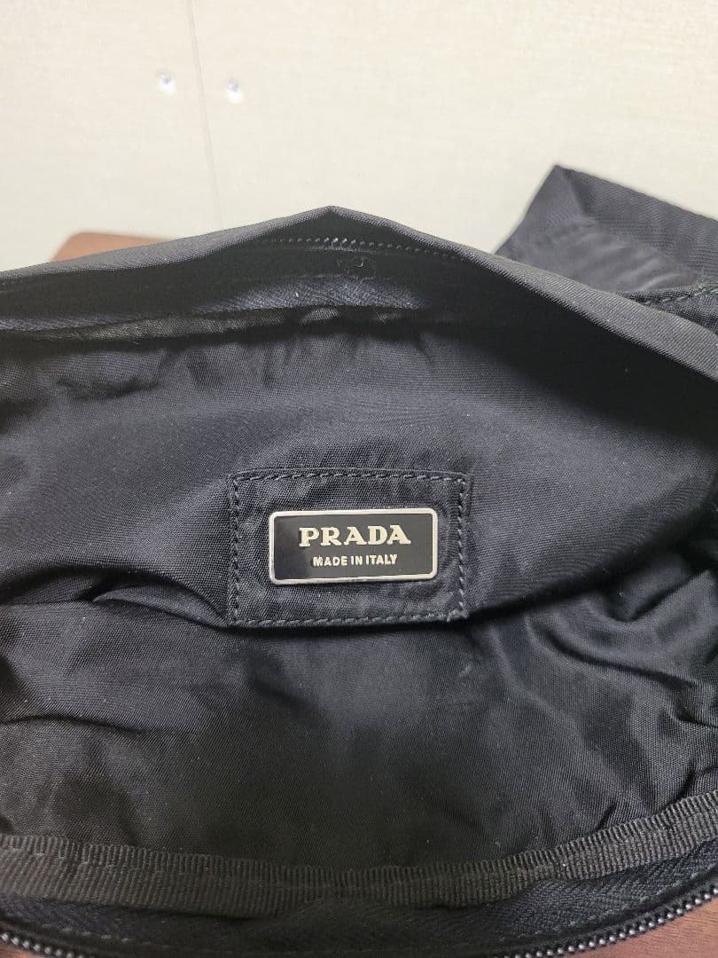 【美品】PRADA プラダ　ナイロンボディバッグ・ウエストポーチ