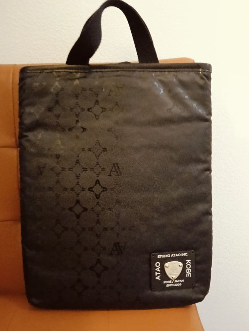 アタオ無駄なものを削ぎ落としたATAOの超軽量PCケース　ブラック