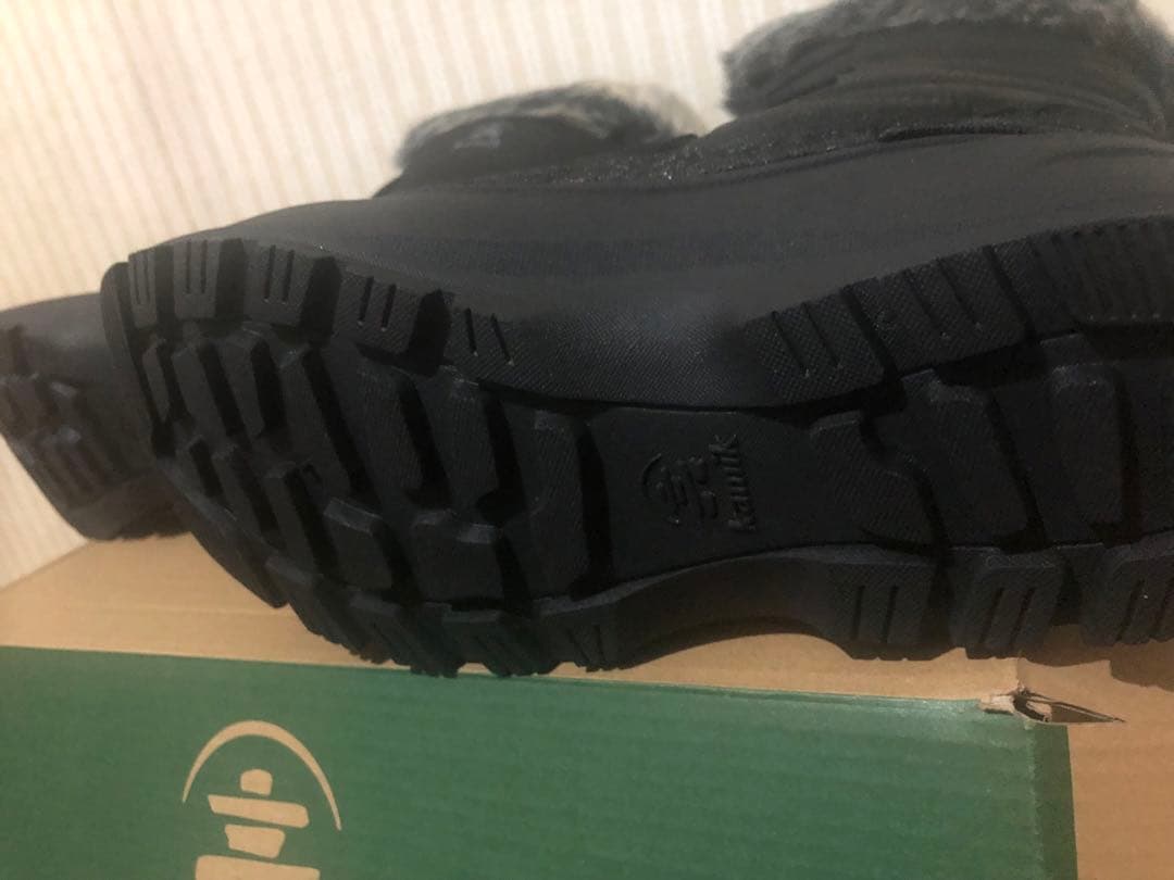 新品 未使用 カミック スノーブーツ 25cmモーメンタム3