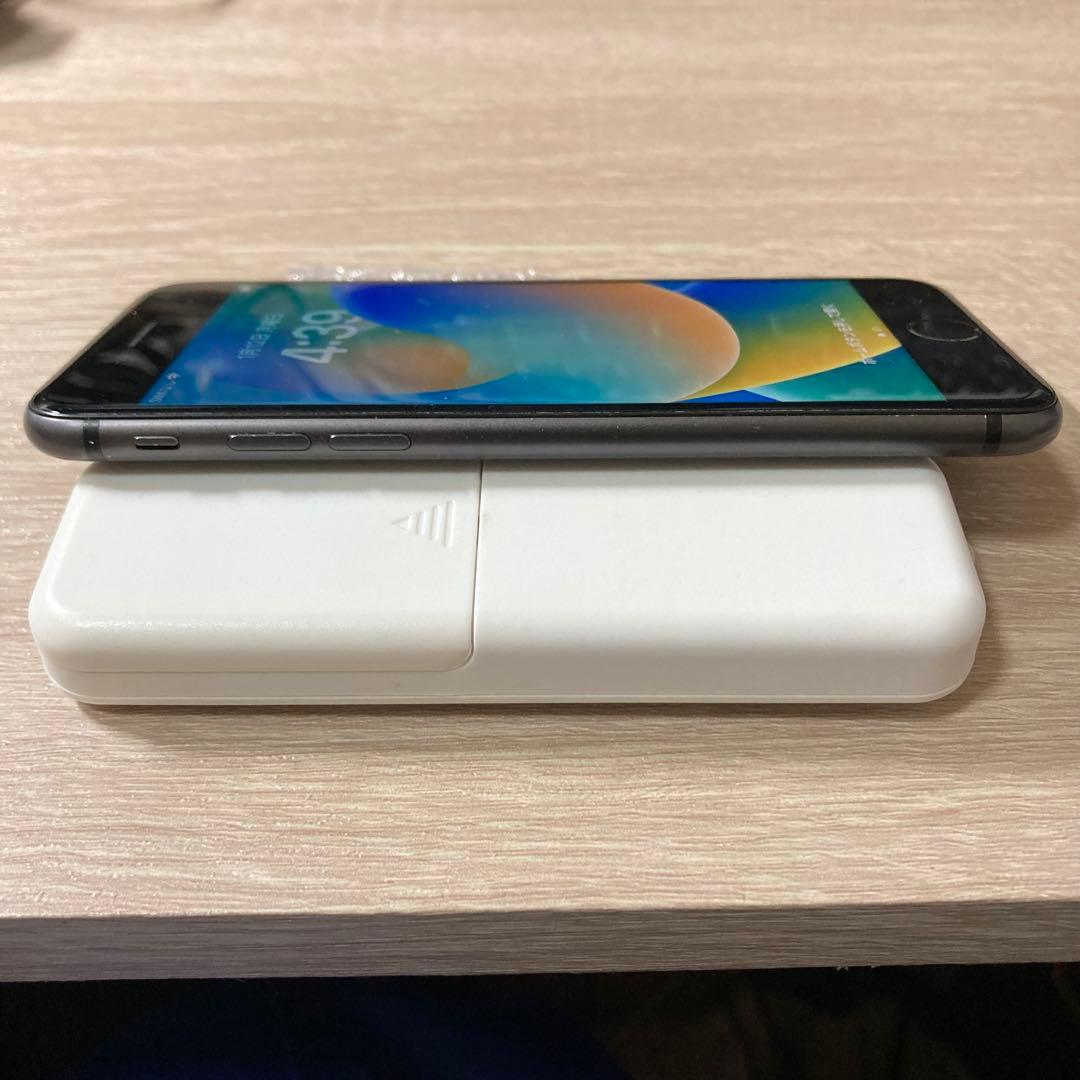 iPhone8 64GB バッテリー100% SIMフリー ドコモ制限あり