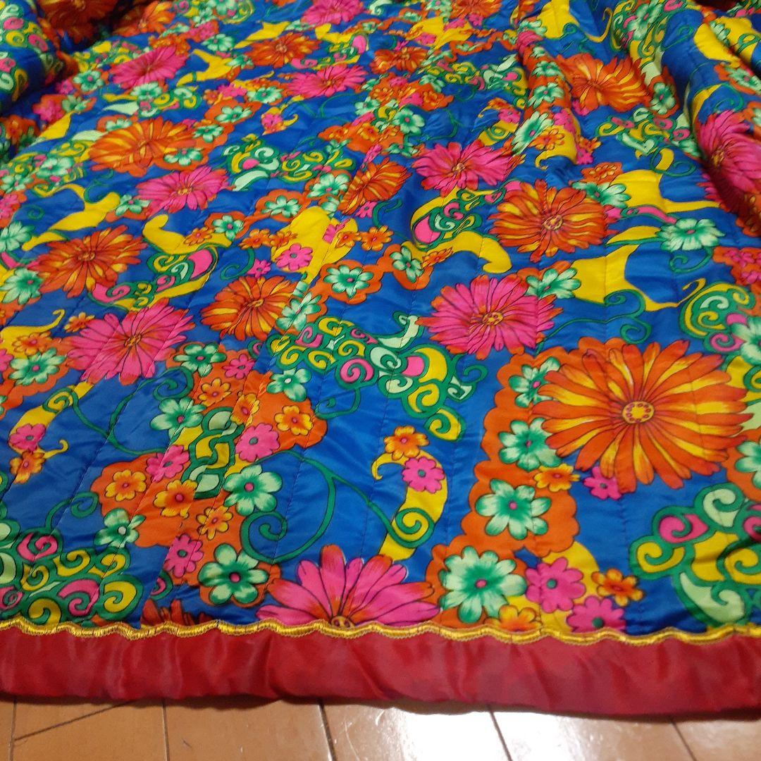 レア‼️ビンテージ　レトロポップ　花柄&蝶々　リバーシブル　こたつかけ　マット他