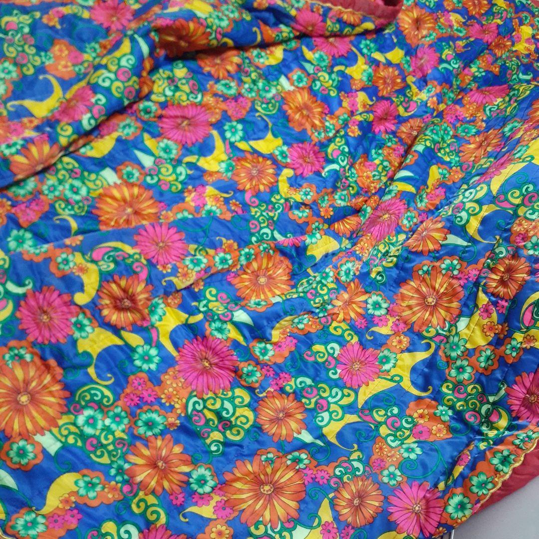 レア‼️ビンテージ　レトロポップ　花柄&蝶々　リバーシブル　こたつかけ　マット他