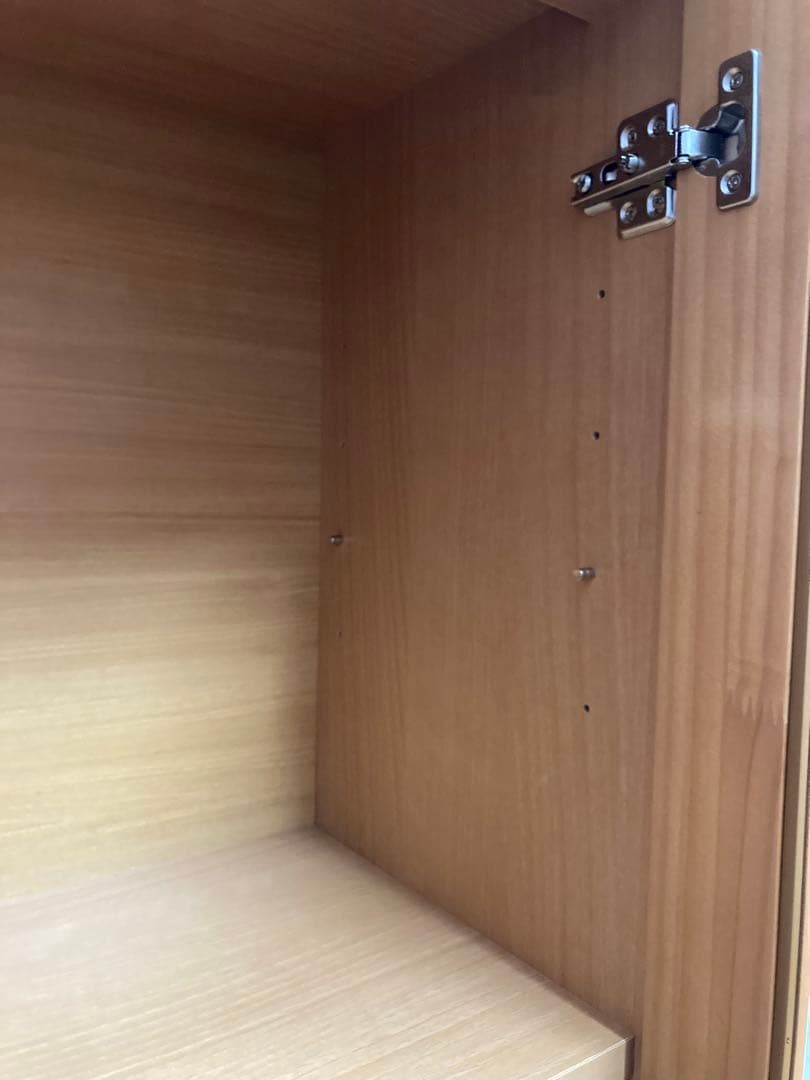 ガラス扉付き本棚