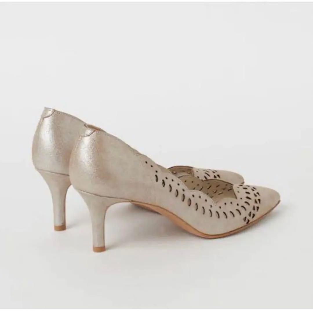 【新品未使用】 ダイアナ パンプス ポインテッドトゥ カットアウト パンチング