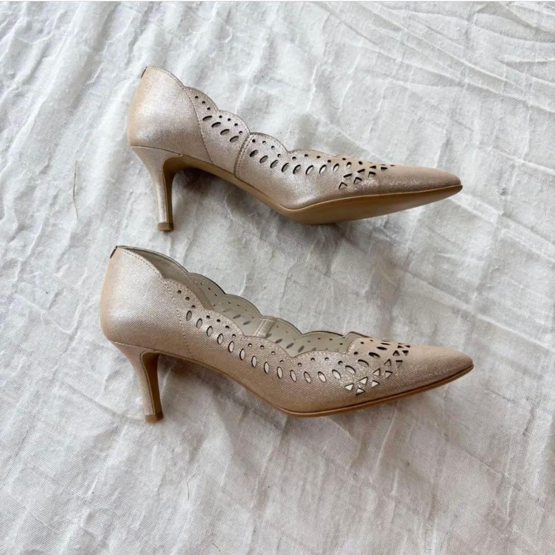 【新品未使用】 ダイアナ パンプス ポインテッドトゥ カットアウト パンチング