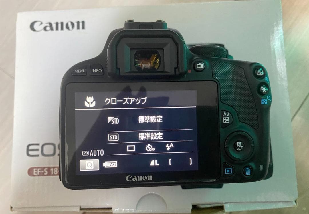 キヤノン　Canon EOS Kiss X7 ダブルズームキット　一眼レフカメラ
