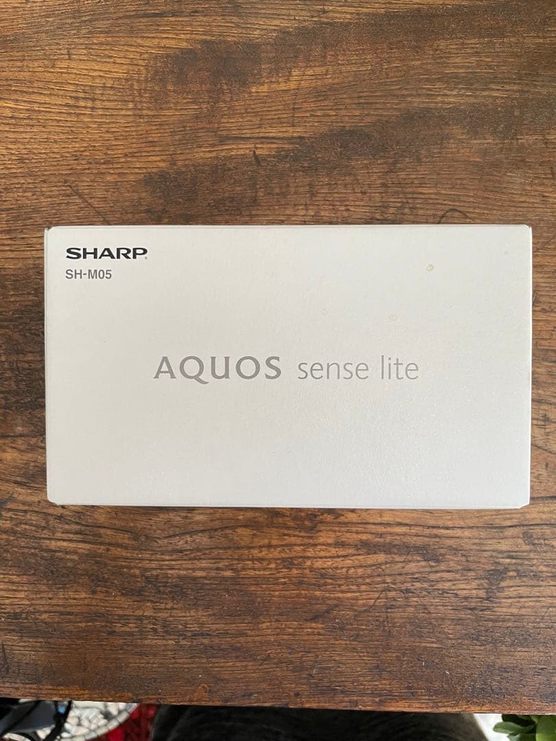 【新品】SHARP AQUOS sense lite (SH-M05) 本体