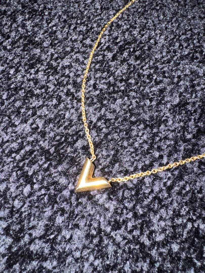 り*り様 LOUIS VUITTON ルイヴィトン エッセンシャルV M6108