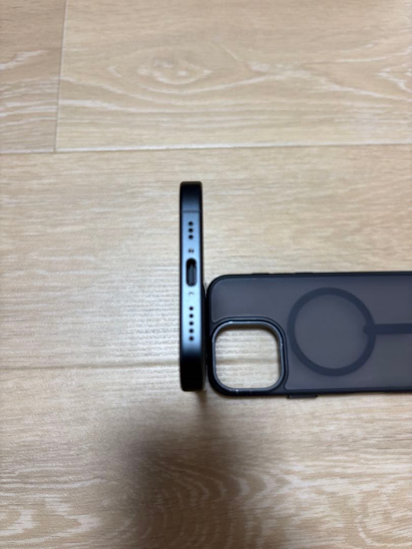 [美品] iPhone 16 128GBブラック+保護ケース+ガラスフィルム