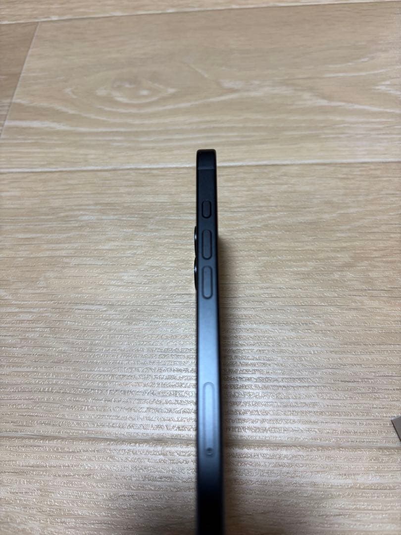 [美品] iPhone 16 128GBブラック+保護ケース+ガラスフィルム