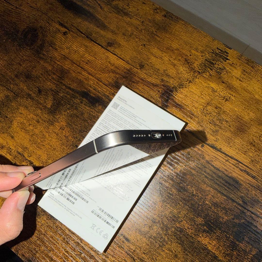 iPhone 15 Pro 256 GBシャッター音無し 海外版