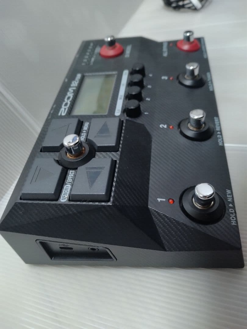 ZOOM B2 FOUR ベースエフェクター