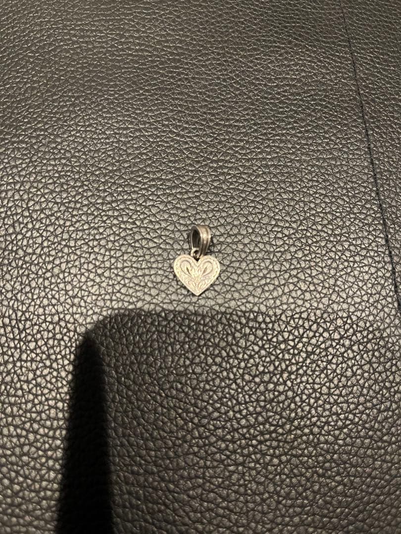 アクセサリー Antidote Engraved Heart Pendant