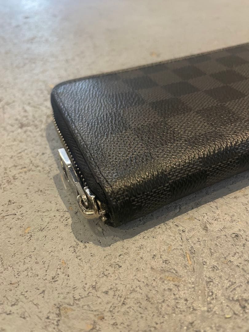 ルイヴィトン ダミエ グラフィット ジッピーオーガナイザー 長財布