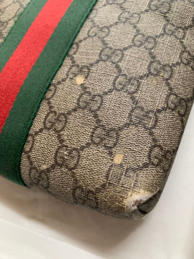 ライラ! Gucci GGパターン メッセンジャーバッグ