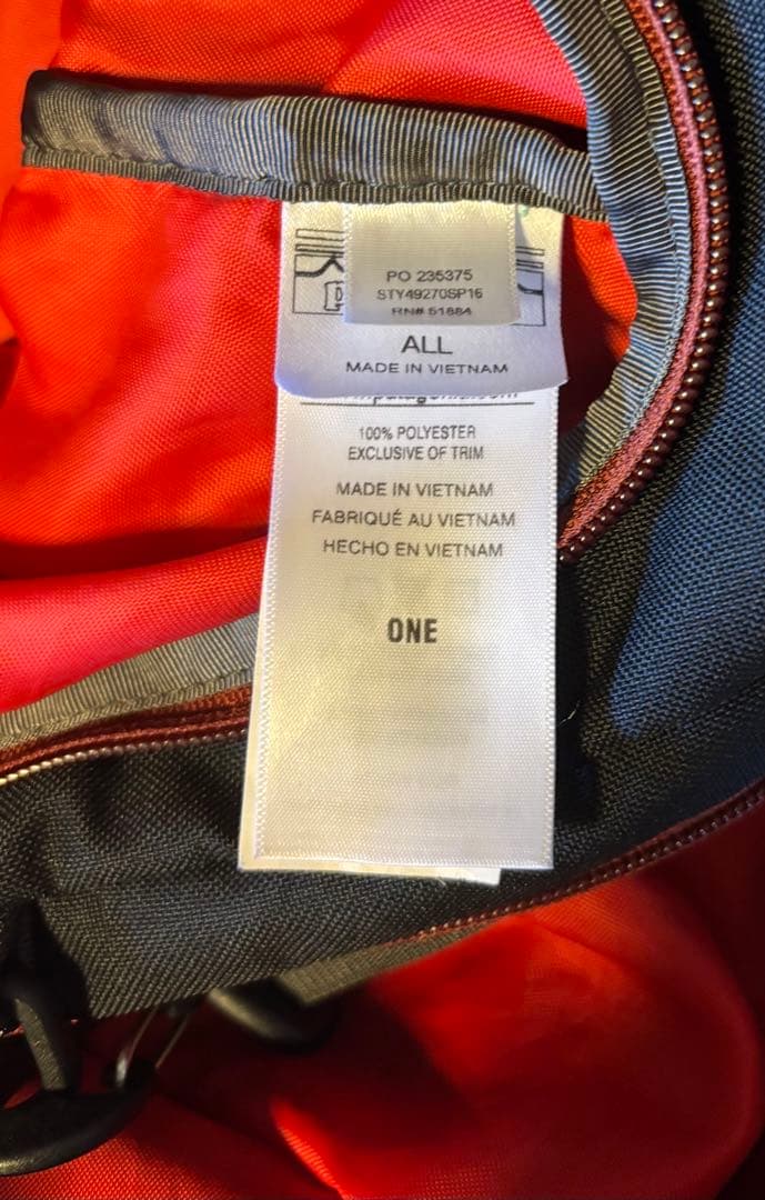 Patagonia ボストンバッグ ブラック/レッド