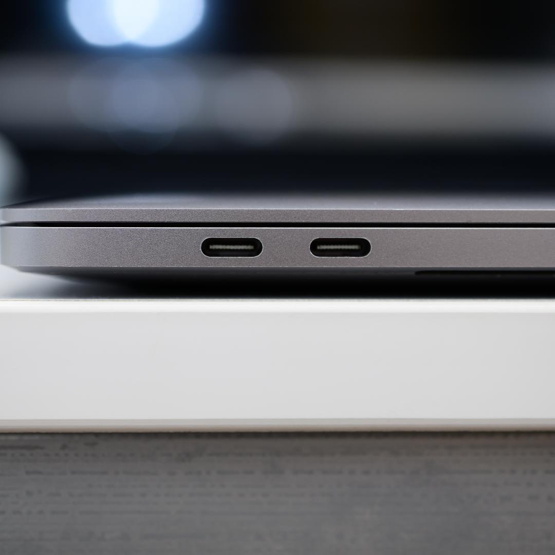 MacBook Pro 13 2019 intel i5 メモリ16