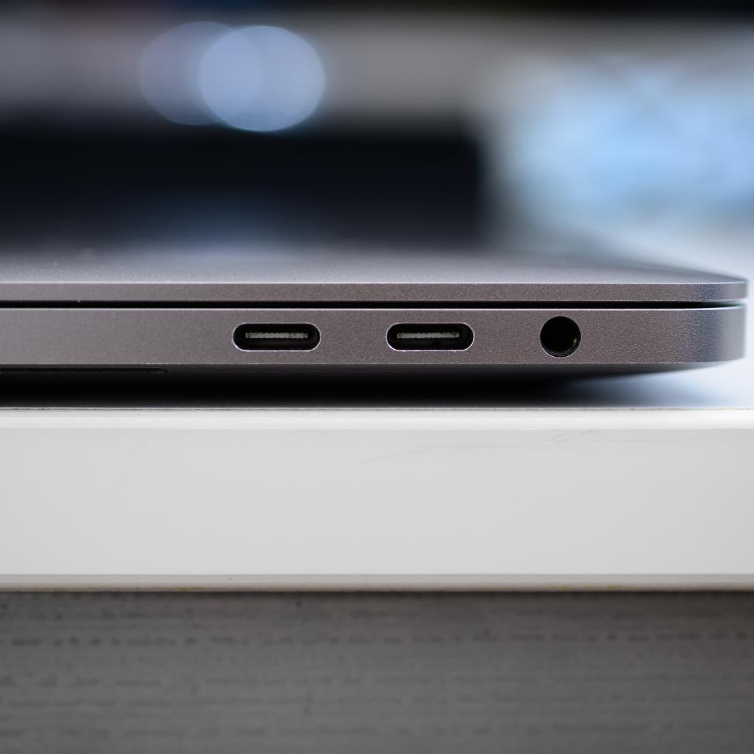 MacBook Pro 13 2019 intel i5 メモリ16