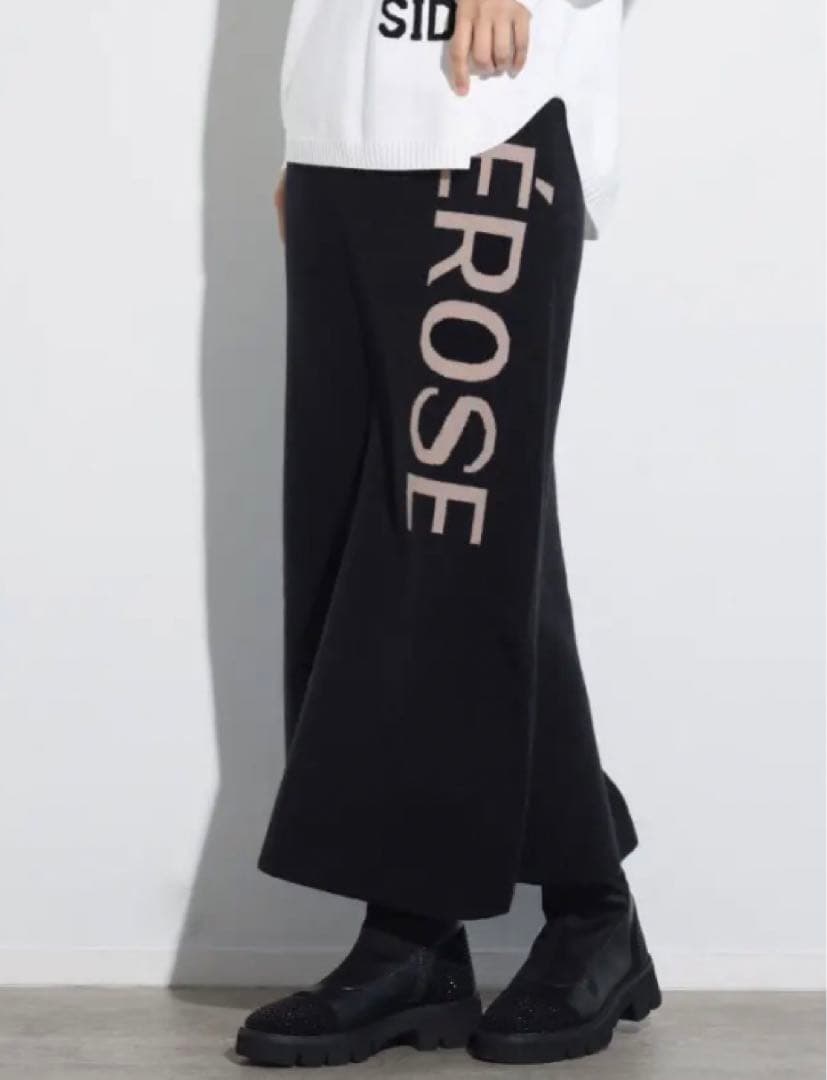 ヤマダヤニットとスカートの2点セット