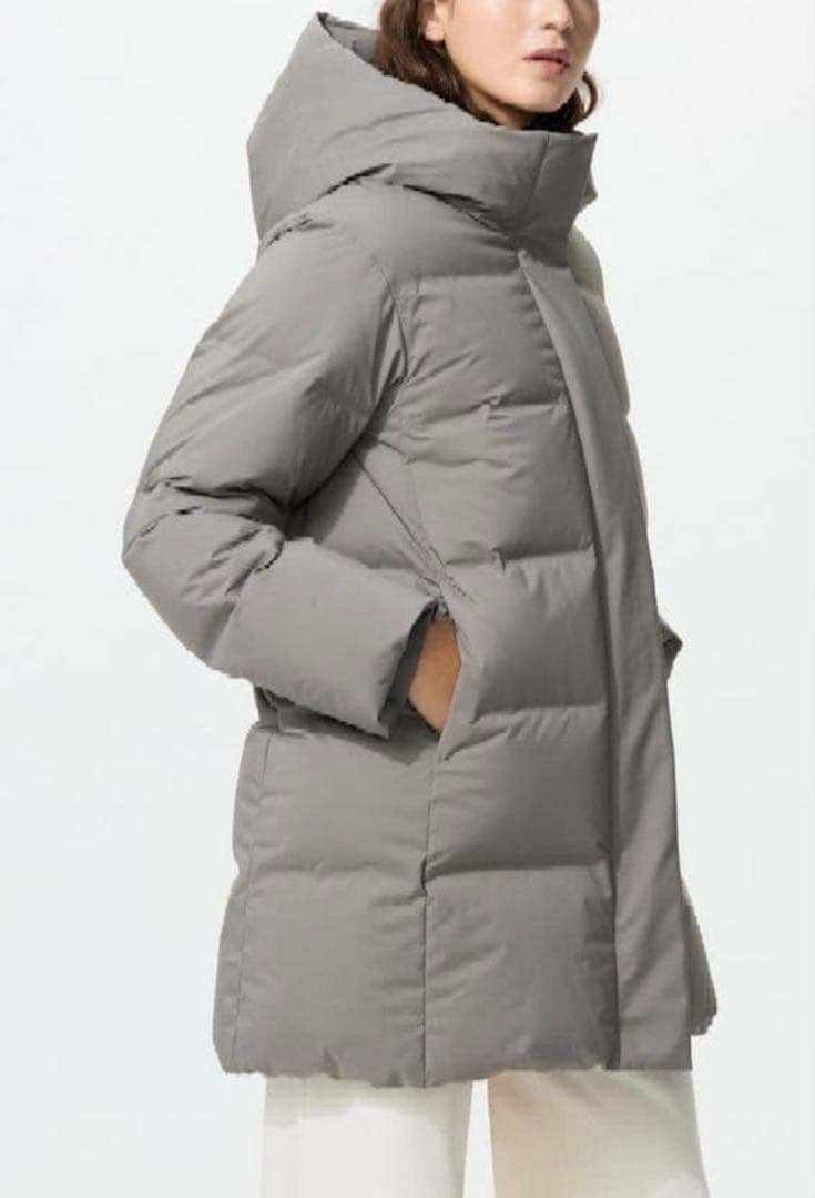 【新品未使用】UNIQLO　ユニクロ　シームレスダウンショートコート　グレー　M