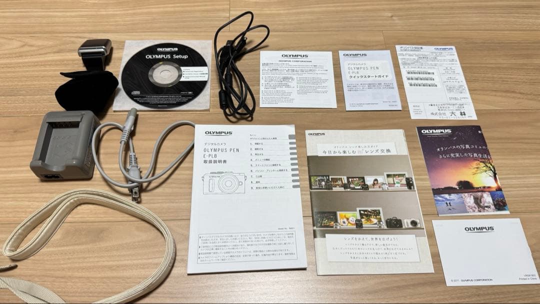 OLYMPUS PEN E-PL8 シルバー & M.ZUIKO25mmF1.8