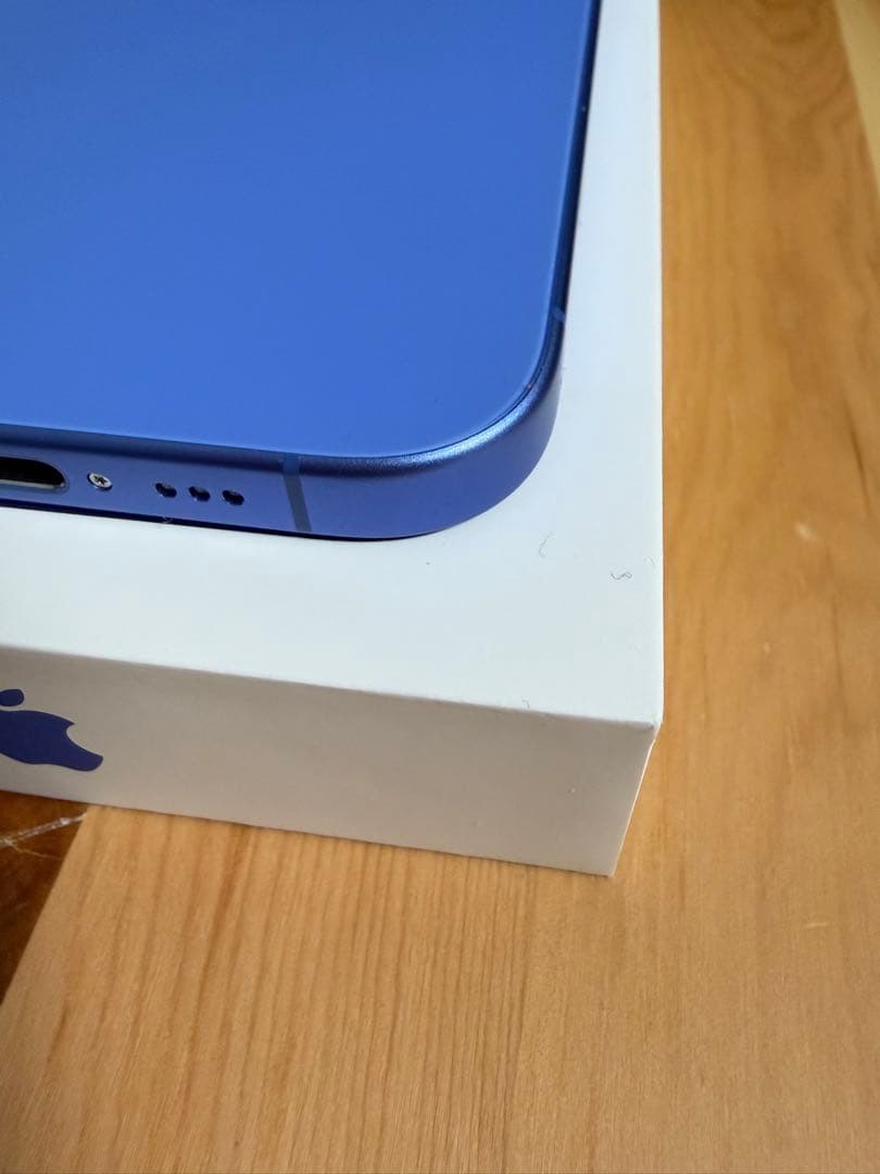 電池残量100% iPhone16 無印256GB SIMフリー