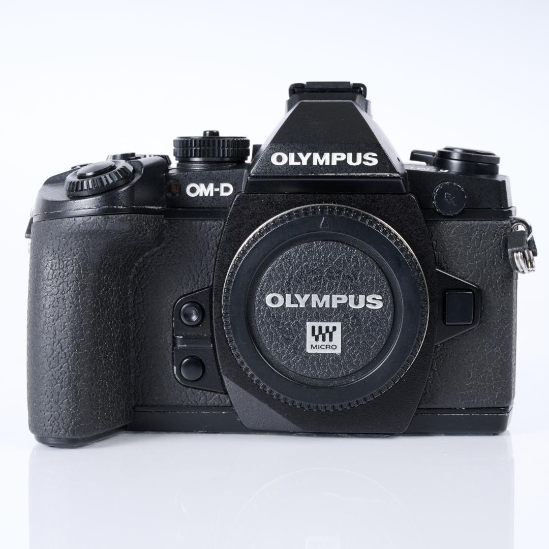 OLYMPUS OM-D E-M1 / ズーム＋単焦点１本ずつ 他付属品あり