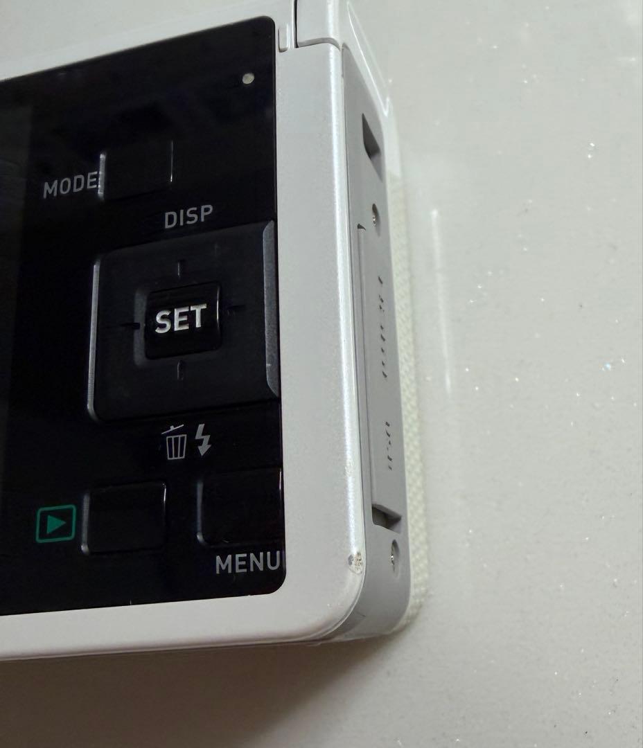 デジタルカメラ CASIO EXILIM EX-ZR70