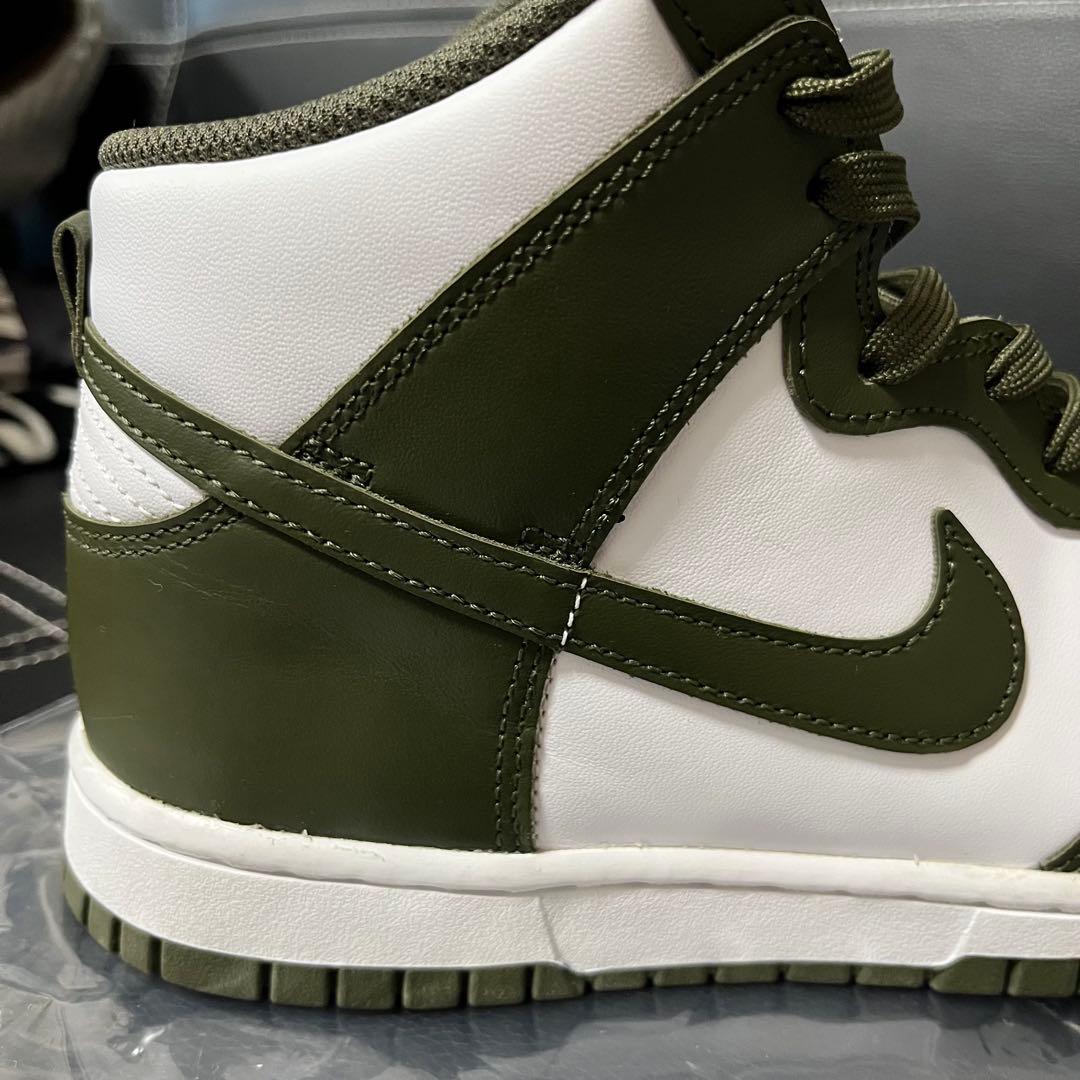 ナイキ　ダンク　ハイ　チャンピオンシップ　カーキ