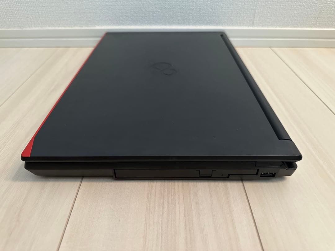 富士通 A5510/E i5-10310U 8GB 256GB