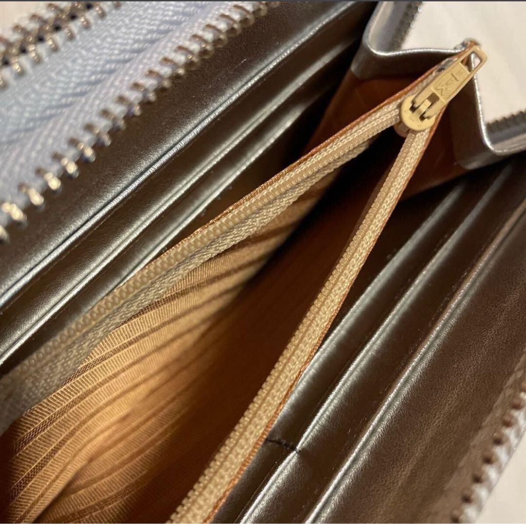 スティングレイ ダブルファスナー 長財布 ストラップ付 銀 エイ革 ガルーシャ