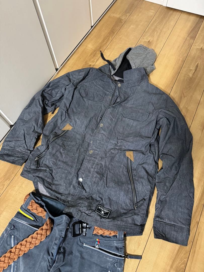 Burton + VOLCOM スノーボードウェア上下セット