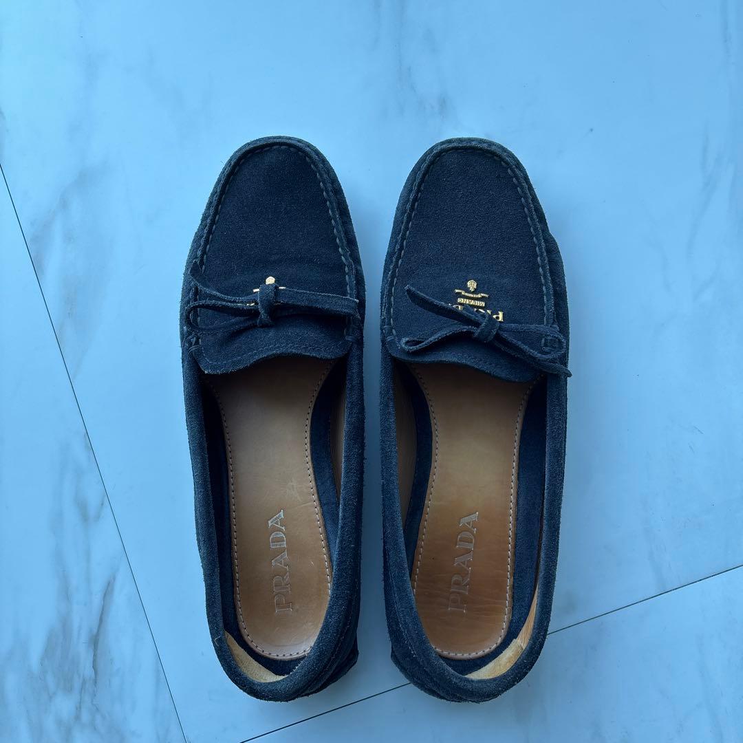 PRADA ダークブルー スエード ローファー　紺色