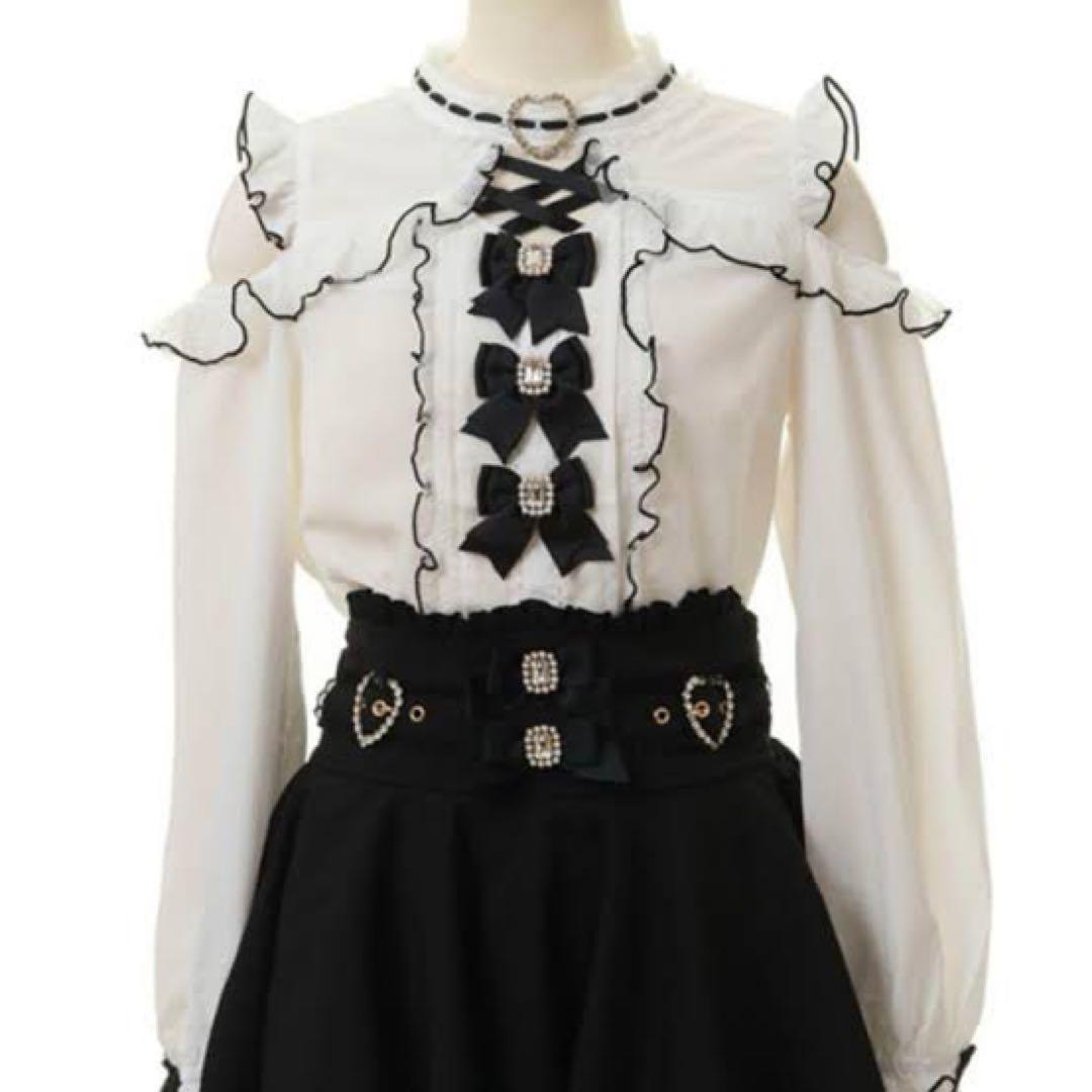【新品未使用】3つリボンハートチョーカーブラウス‪‪ ホワイト×ブラック