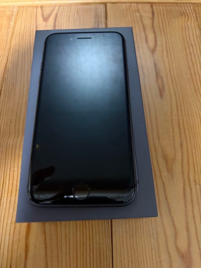 Apple iPhone 8 64GB バッテリー交換済み