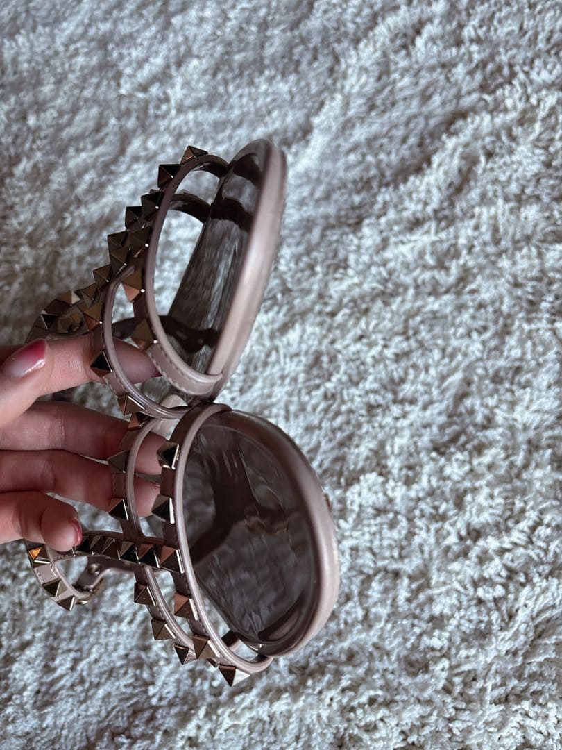 VALENTINO（ヴァレンティノ）ロックスタッズ フラットサンダル