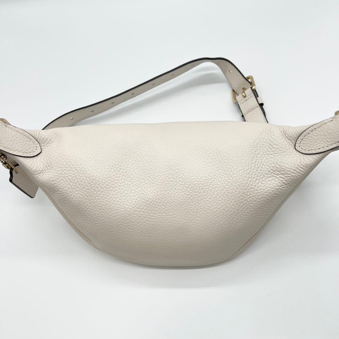 極美品✨コーチ　COACH　ボディバッグ　シボ革　ホワイト　ウエストバッグ