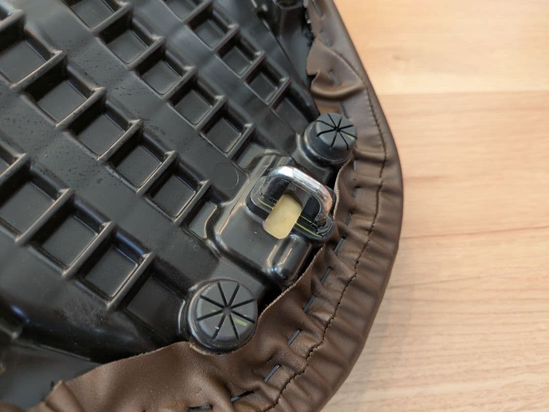 レブル1100 rebel1100 スペシャルバックシート ヒップ25mm後方へ