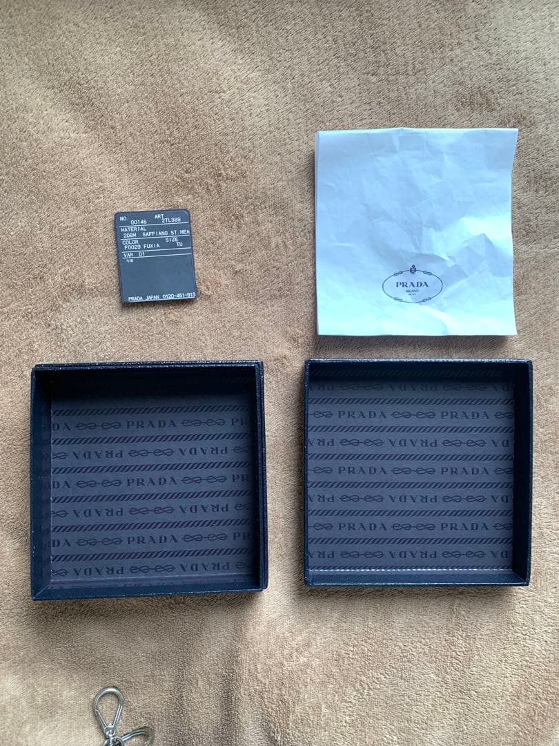 PRADA ケース