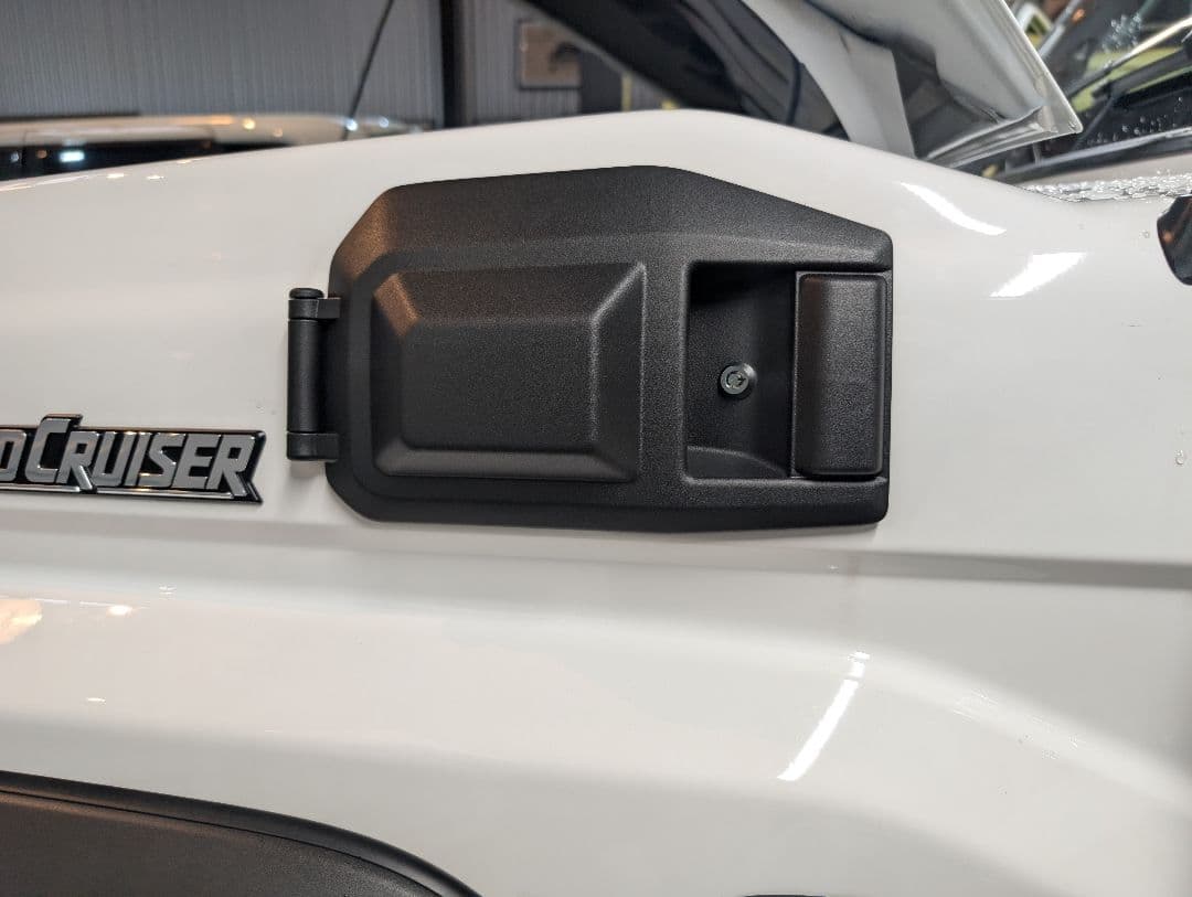 ま*ん様 ランクル70再再販(GDJ76W) 尿素リッドカバー 鍵付き加工