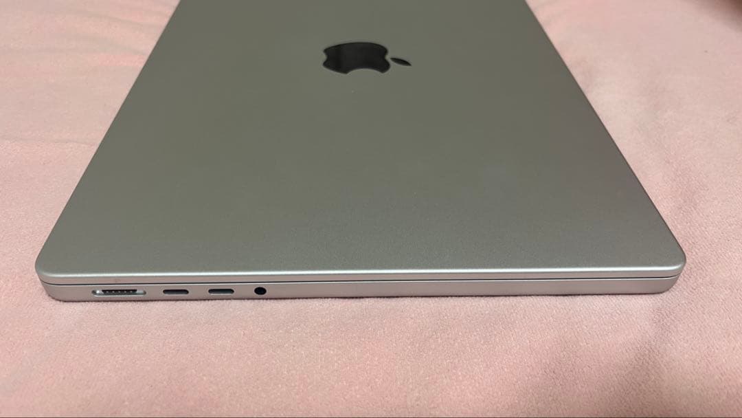 超美品 MacBook Pro M3Pro 18GB 512GB 充放電27回
