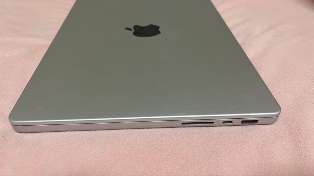 超美品 MacBook Pro M3Pro 18GB 512GB 充放電27回