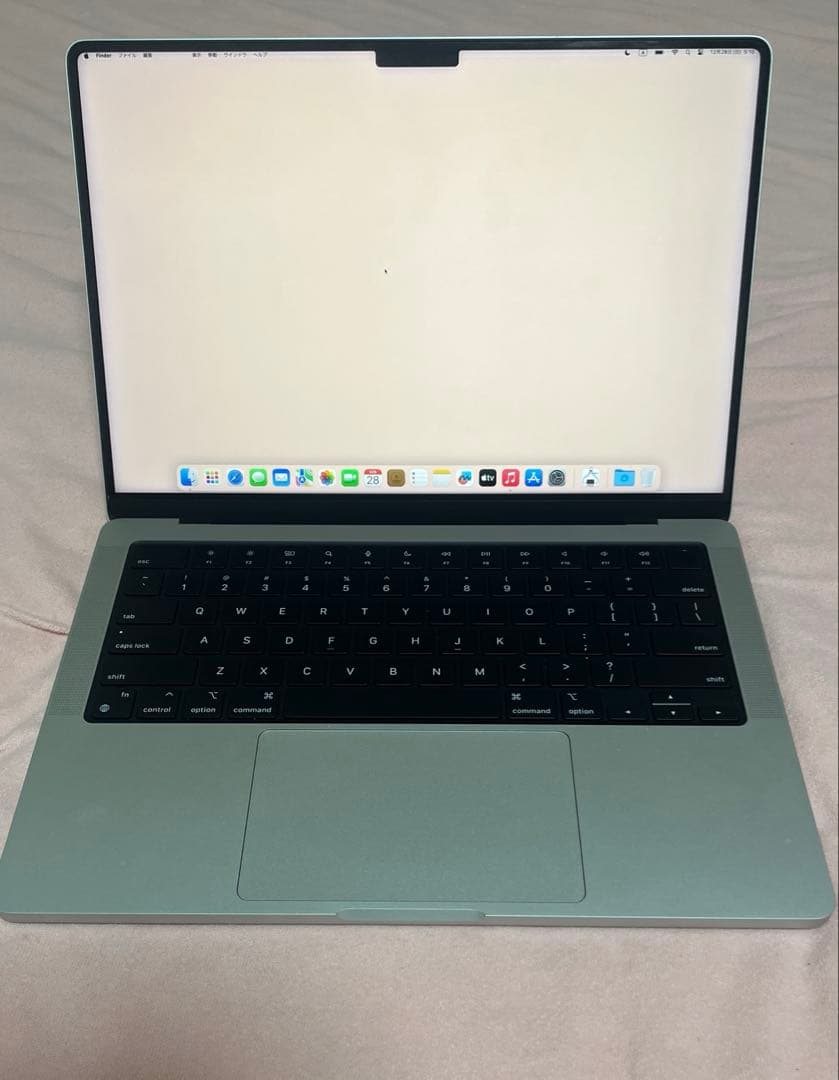 超美品 MacBook Pro M3Pro 18GB 512GB 充放電27回