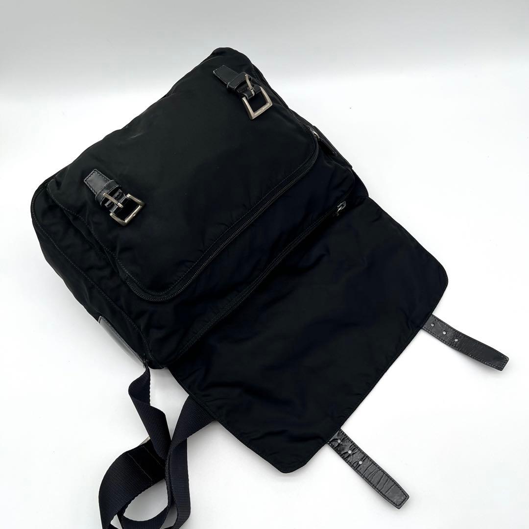 PRADA プラダ メッセンジャーバッグ ショルダーバック ナイロン 三角ロゴ