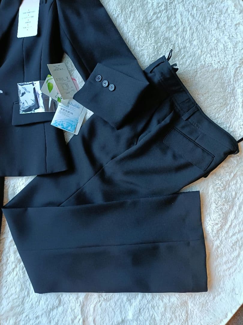 【形状安定】選択機で洗えるスーツ　ブラックパンツスーツ シングルボタン