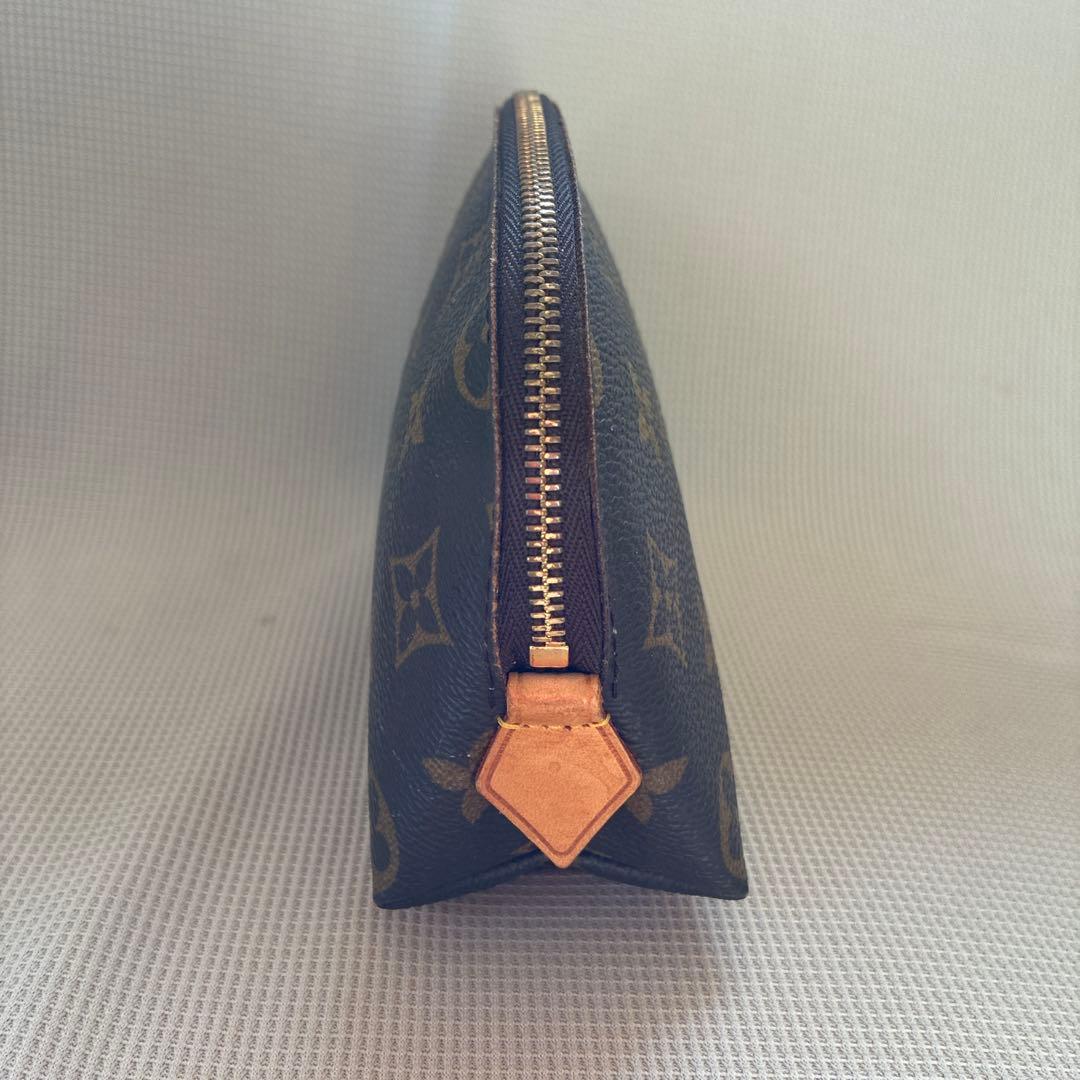 Louis Vuitton モノグラム ラウンドポーチ